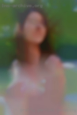 Pretty partial swapping wife to curious about sex from Lewisburg WV.